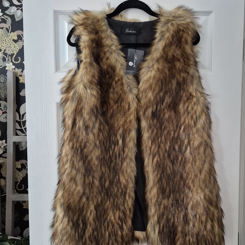 Fashion Union Faux Fur Vest in Brown and Tan - Picture 1 of 3